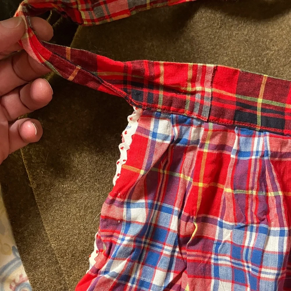 Vintage handmade tartan plaid apron with brick rack and candlewick stitching